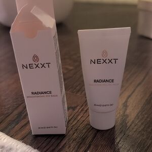 NEXXT Radiance Brightening Eye Balm - White
